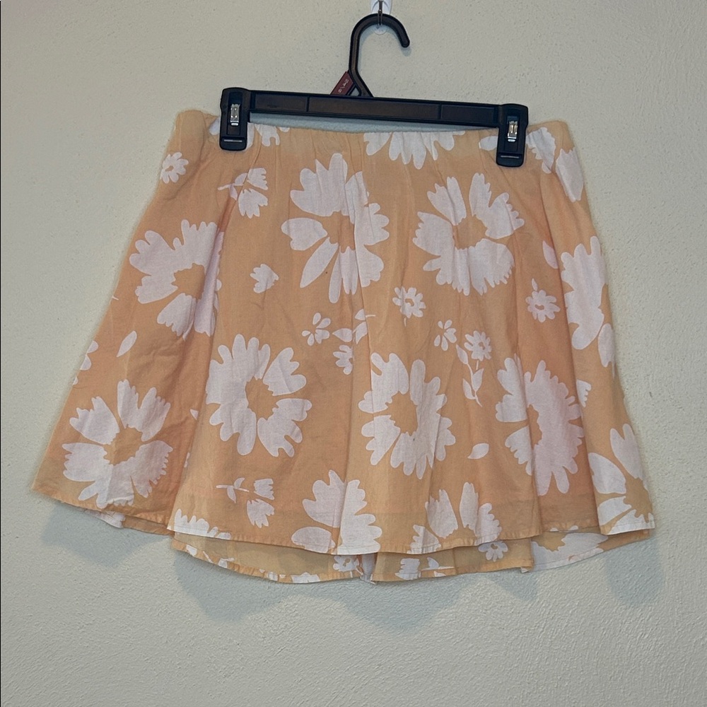American Eagle Outfitters Peach Floral Skater Skirt Size L